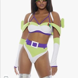 buzz lightyear costume !!! 6 peice costume